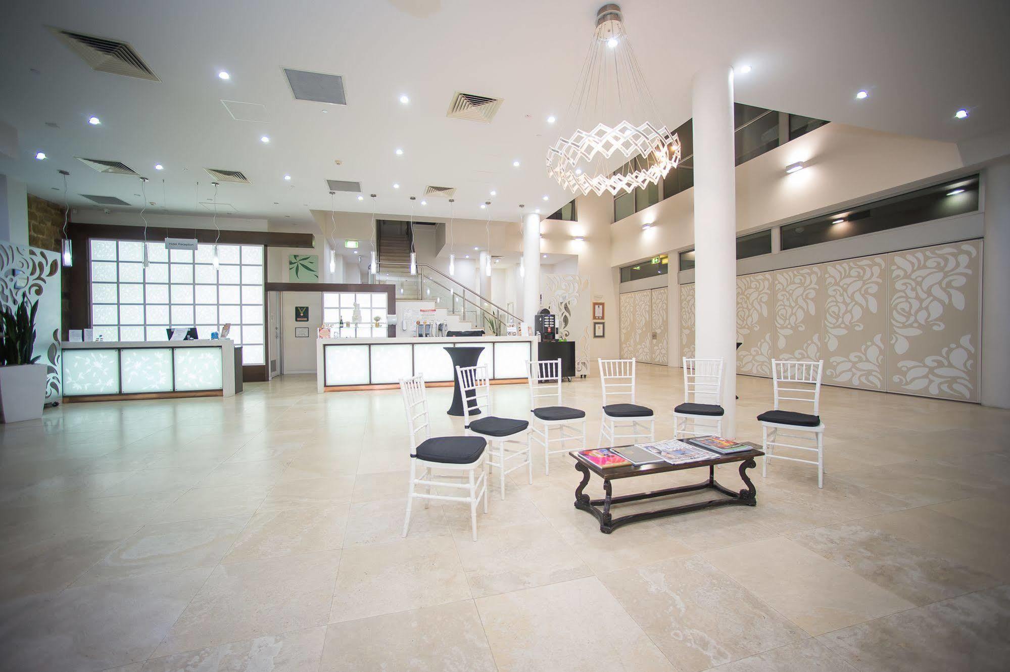 Sfera'S Park Suites & Convention Centre Аделаїда Екстер'єр фото